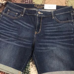 NWT Arizona Bermuda Jean Shorts - Size 17